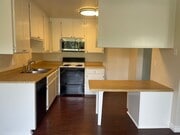 Photo - Ground-Floor Living in a Desirable 55+ Thousand Oaks Community