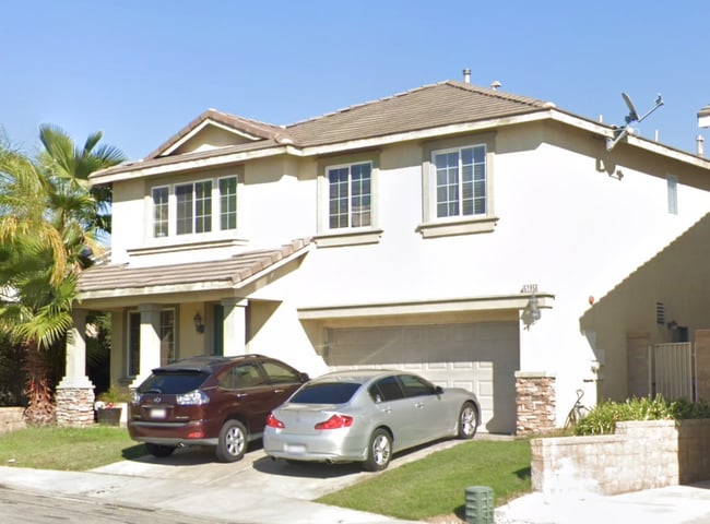 Building Photo - Freshly updated 4-bed, 2.5-bath home in Hu...