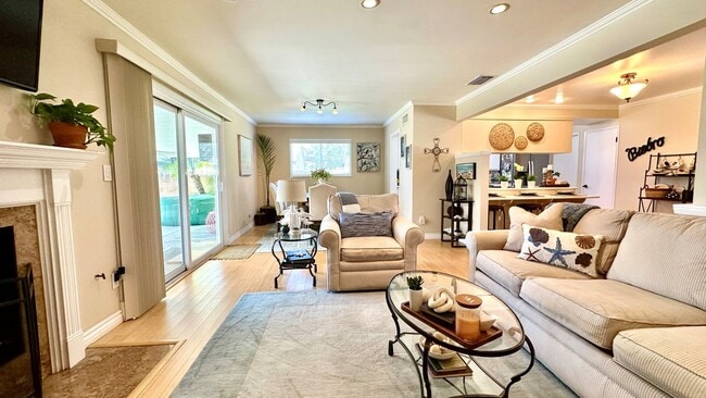 Photo - 11624 Paso Robles Ave