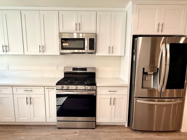 Photo - Beautifully Updated 3-Bedroom Tri-Level Condo with Bonus Room in Prime Chatsworth!