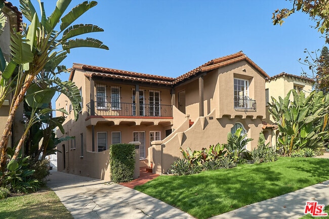 Building Photo - 1213 Stearns Dr Rental