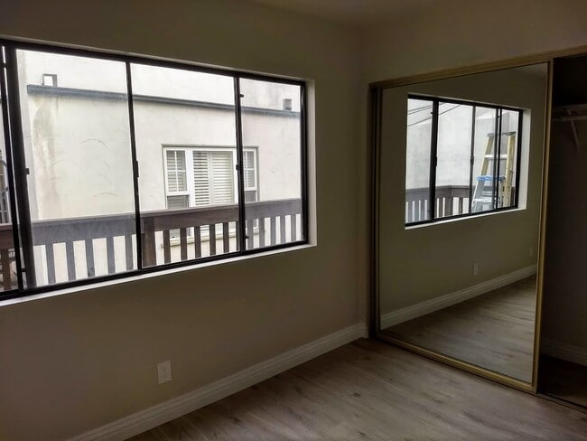 back bedroom - 428 30th St