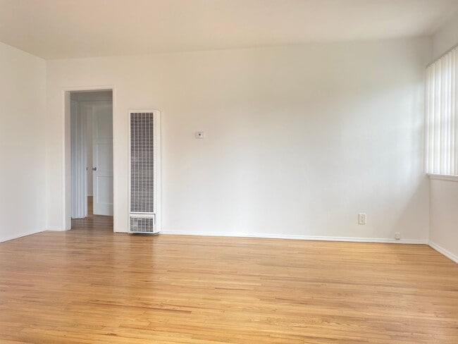 Photo - 360 Rennie Ave Unit 1