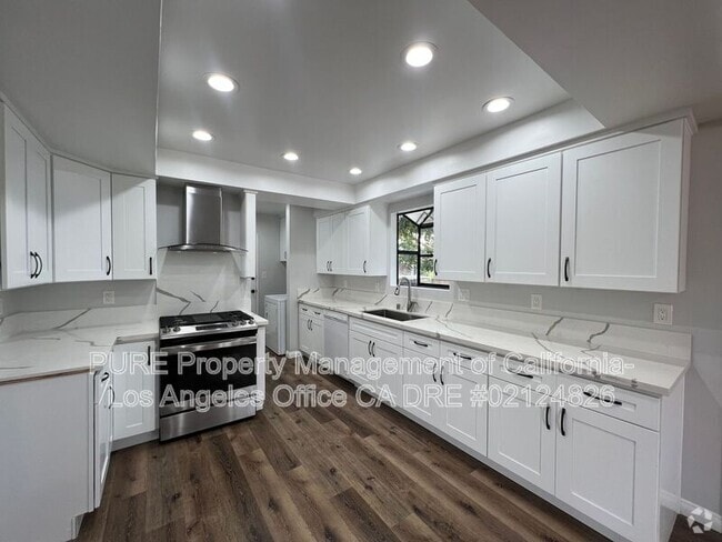 Building Photo - 3831 W 182nd St Rental