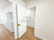 Photo - 15550 Vanowen St