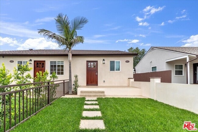 Building Photo - 6917 Encino Ave Rental