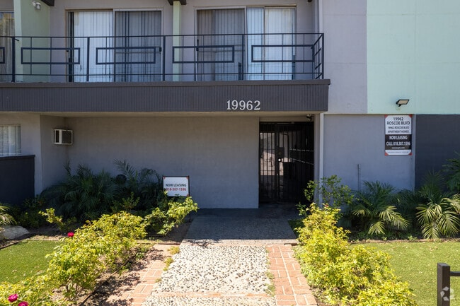 Entrance - Big Roscoe Apartments
