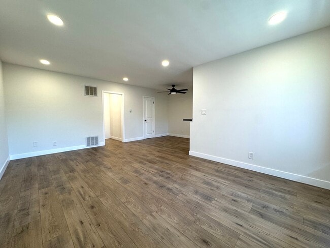 Photo - Spacious 1 Bedroom in West Hollywood! Unit 09