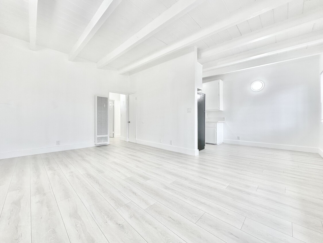 Floor Plan - 2 Beds + 1Bath