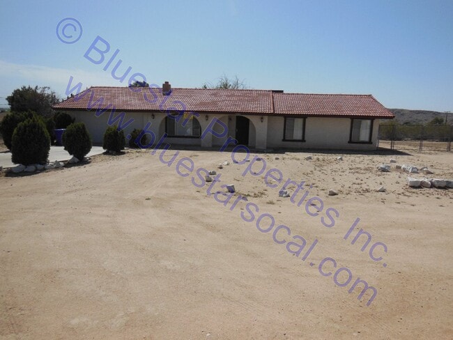 Building Photo - Now Available!!!  Single Story Home, Apple Valley With Large Lot