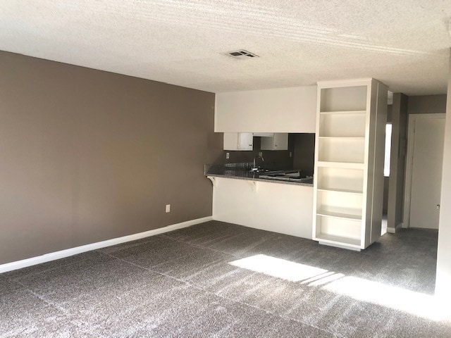 Spacious Living Room - Townhouse Apartments