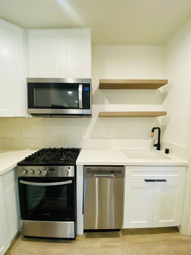 Photo - 2224 Oak St