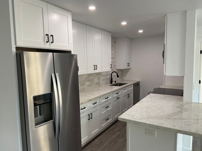 Completely Remodeled 2 Bed 2 Bath in Linda... - Completely Remodeled 2 Bed 2 Bath in Linda... Condo Unit 1L