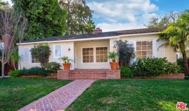 Photo - 15440 Dickens St House