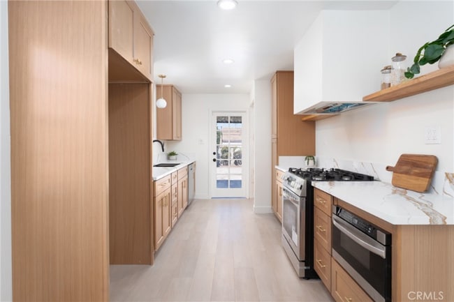 Photo - 13203 Lakewood Blvd