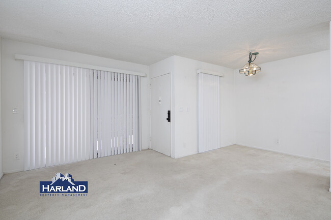 Building Photo - 2252 Via Aprilia
