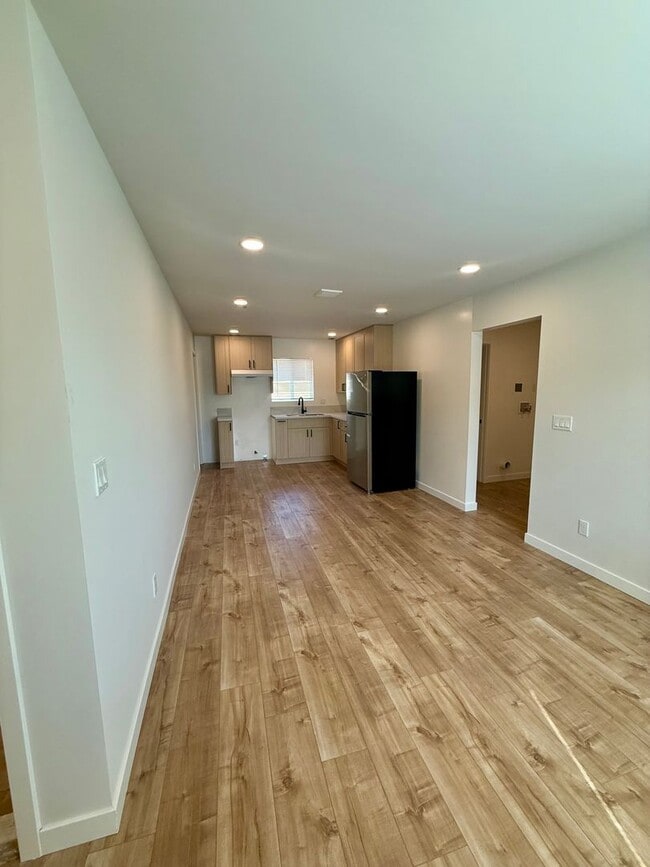 Photo - 1412 1/2 N Hazard Ave Unit 1412 1/2