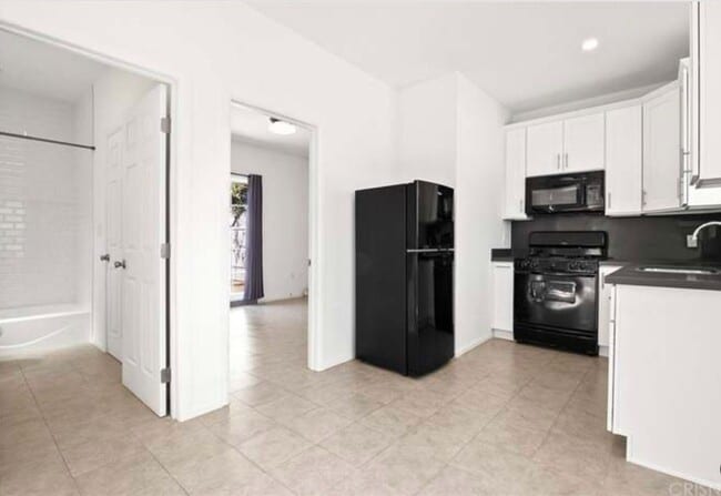 Photo - Charming 1 Bed / 1 Bath ADU with Private Patio in Prime Sylmar Location