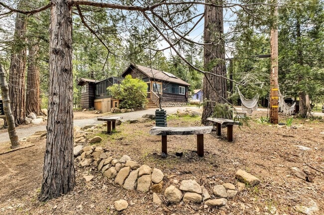 Photo - 3 bd 2 ba country cabin close to town