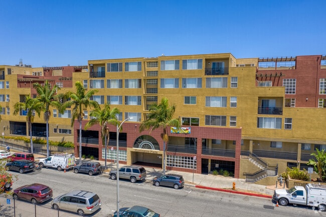 Main Entrance - Huntington Plaza Senior Apartments | Affor...
