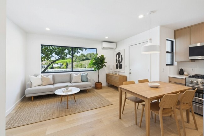 Building Photo - 2282 Whitney Ave