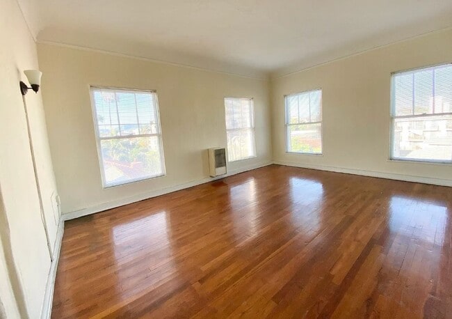 Building Photo - The Talmadge