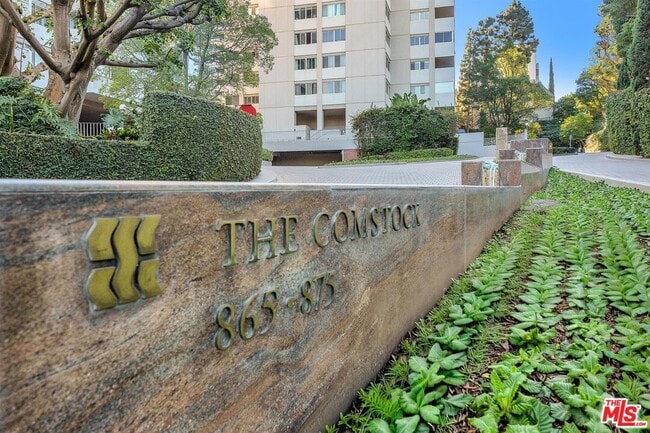 Building Photo - 865 Comstock Ave Unit 4C