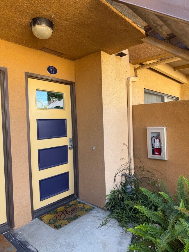 Photo - 25671 Le Parc Unit #57