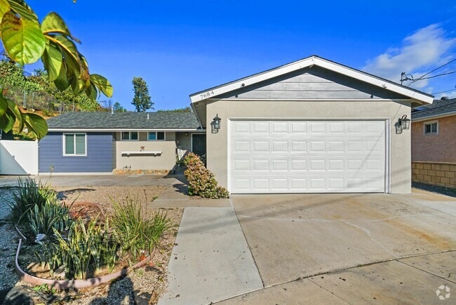 Building Photo - 7684 Meadowbrook Ct Rental