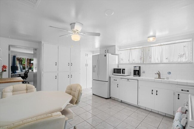 Photo - 572 N Calle Marcus