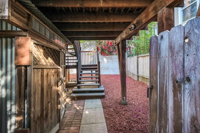 Photo - 204 S Guadalupe Ave