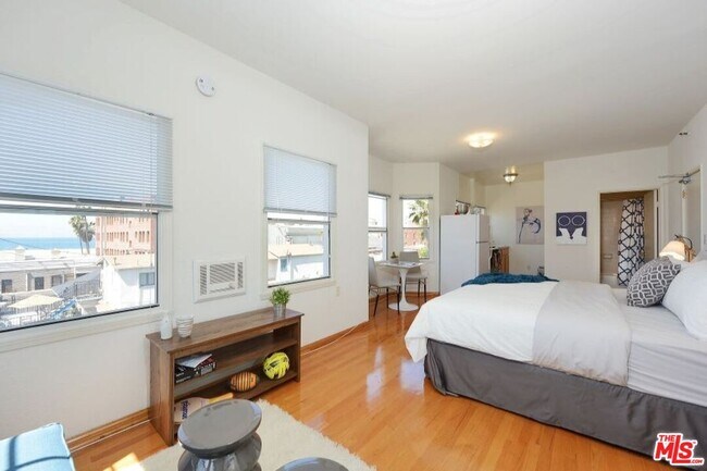 Photo - 26 Breeze Ave Unit 19