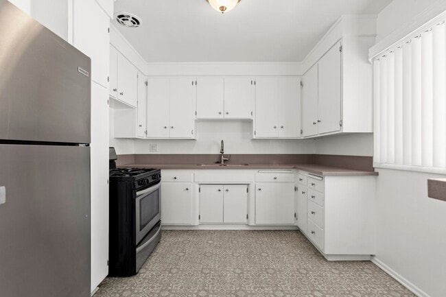 Photo - Sweetzer Gardens