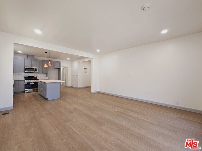 Photo - 2828 Leeward Ave