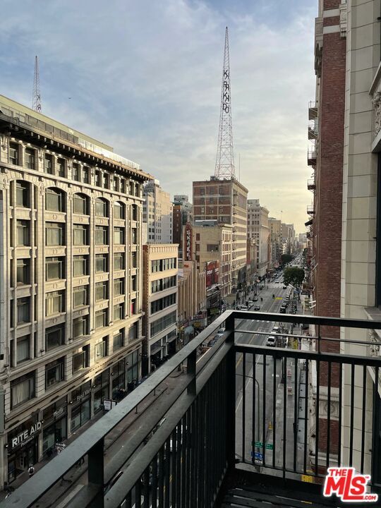 Photo - 315 W 5th St Unit 509