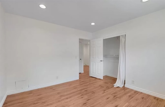 Photo - 19860 Claremont Ln