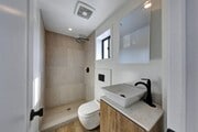 Photo - AMAZING NEW CONSTRUCTION UNIT NEAR DOWNTOWN Unit 3
