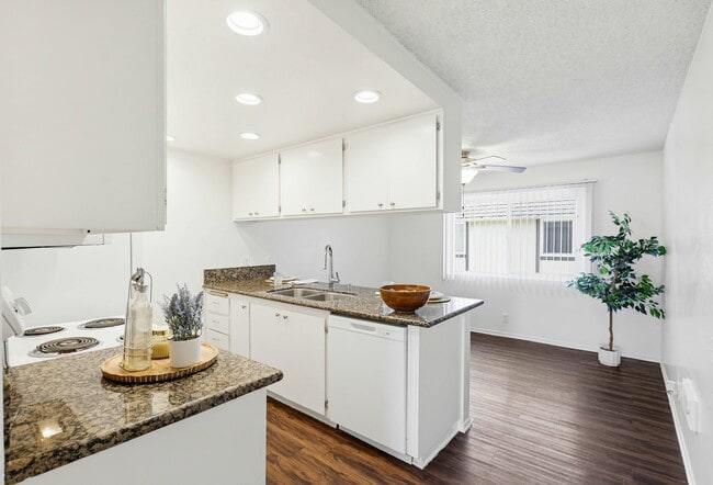 Photo - Sandpiper Apartments