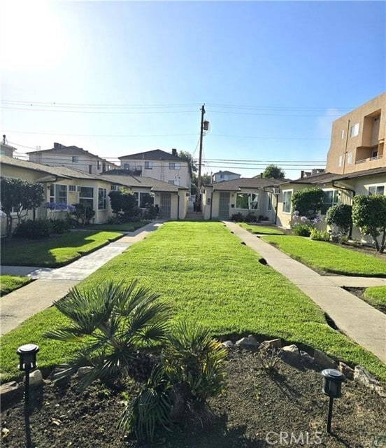 Building Photo - 231 E Valencia Ave