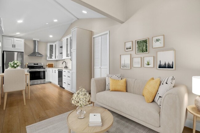 Photo - 1622 Swallowtail Rd