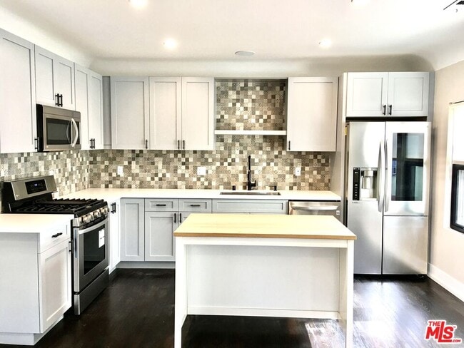 Photo - 1180 S Tremaine Ave