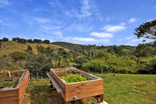 Photo - 10429 Wheatland Ave