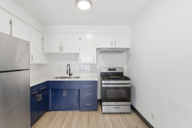 Photo - 2301 S Ridgeley Dr