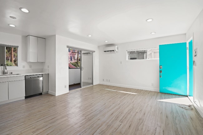 Photo - 249 S Coronado St Unit 6