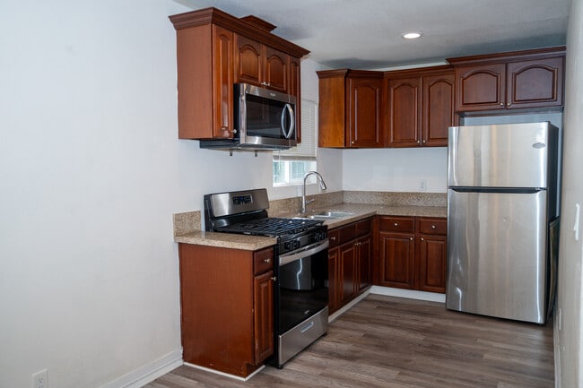 Building Photo - 5859 Wall St Unit 2