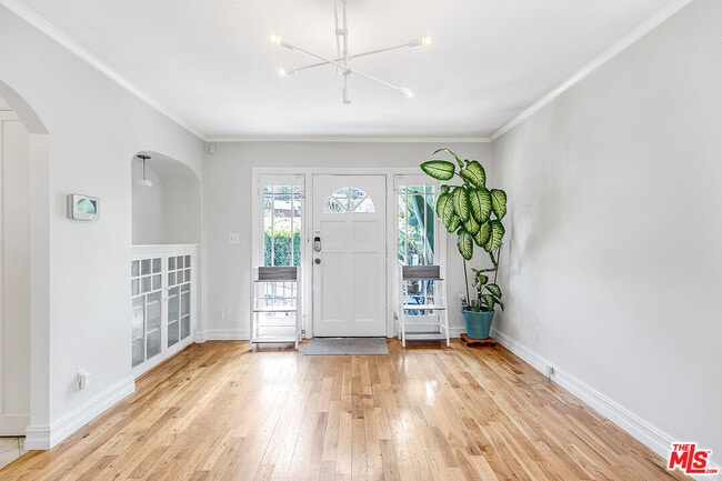 Building Photo - 1725 Morton Ave