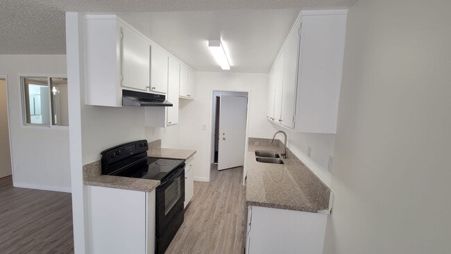 Photo - 5461 Kester Ave Unit 218