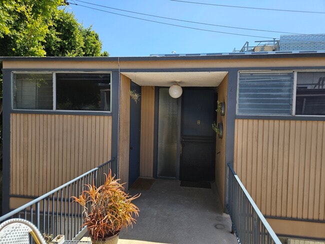 Entrance to unit 15 - 1145 Yale St Unit 15