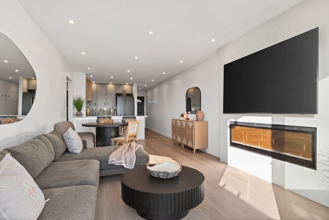 Photo - 218 E Surfside Dr Unit 218 E Surfside