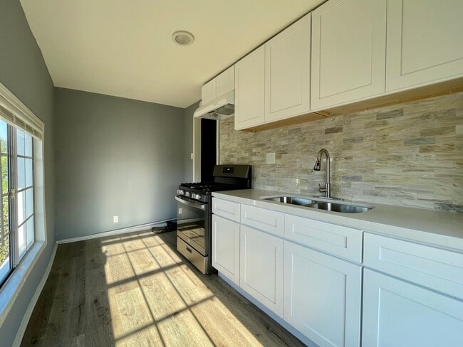 Photo - 1647 W 12th Pl Unit 4
